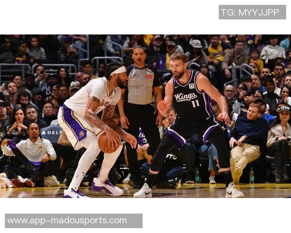 阿贾威尔逊等明星球员齐聚赌城观战湖人对决独行侠精彩赛事